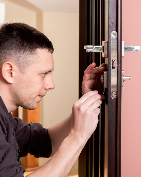 : Professional Locksmith For Commercial And Residential Locksmith Services in West Chicago