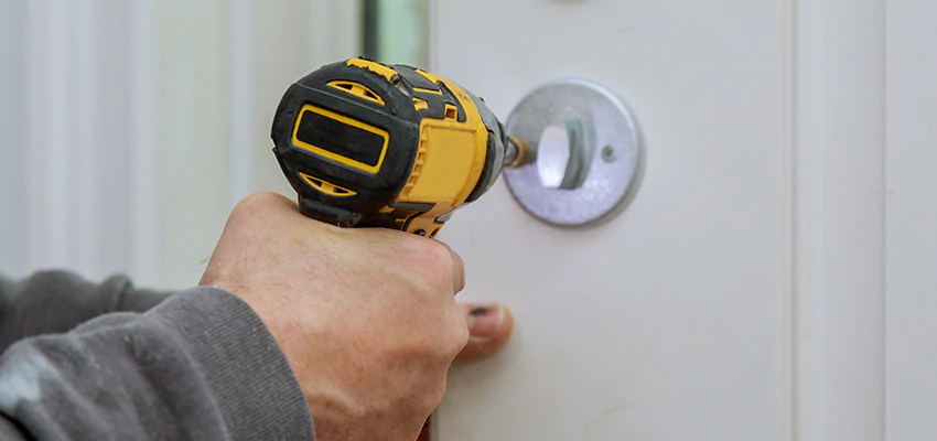 Street Locksmith For Smart Lock Repair in West Chicago